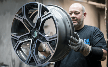 Diamond cut alloy wheel